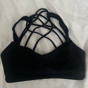 Lululemon sports bra size 6 black